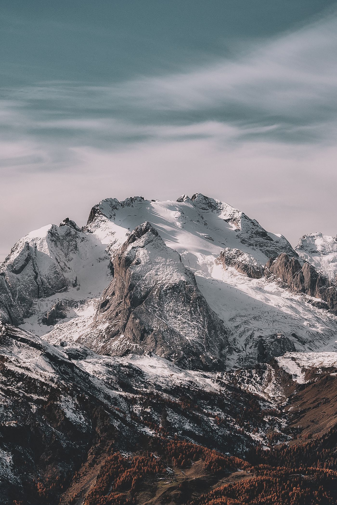 Detailed peaks of a snow-covered mountain range